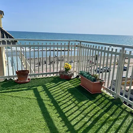 Front Sea Luxury