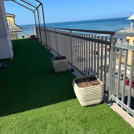 Front Sea Luxury Appartamento *