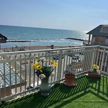 Front Sea Luxury Appartamento Lido di Ostia