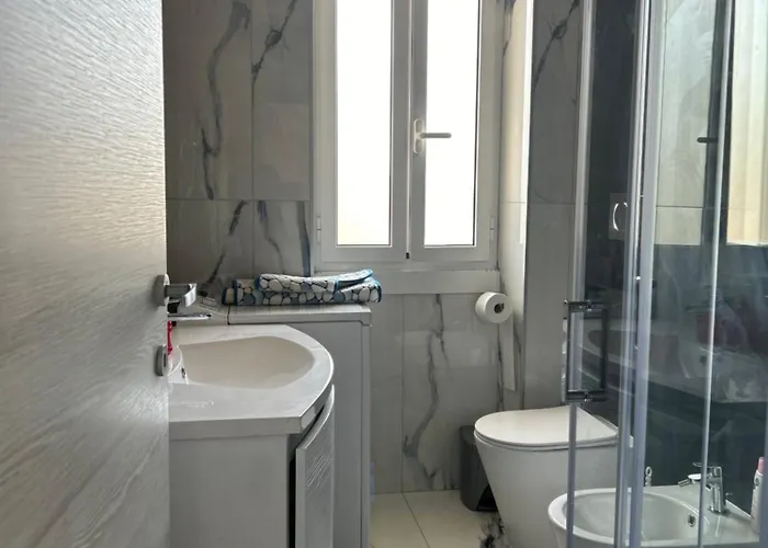 Front Sea Luxury * ليدو دي أوستيا