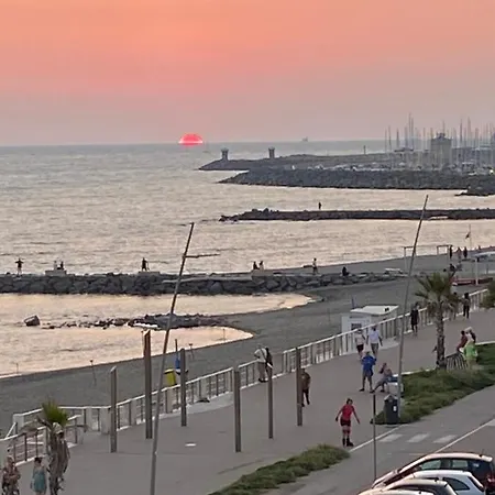 Front Sea Luxury Apartment Lido di Ostia